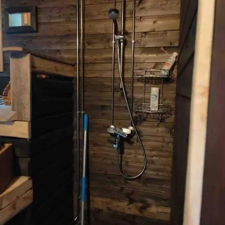 Alpesi faház Moekki Mannervaarassa Tunti Joensuun Keskustasta *